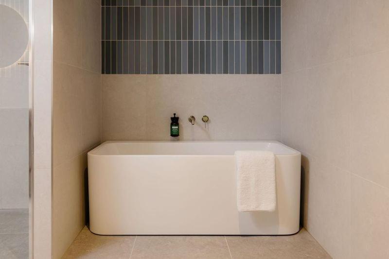 Crowne Plaza Adelaide Mawson Lakes By Ihg ภายนอก รูปภาพ